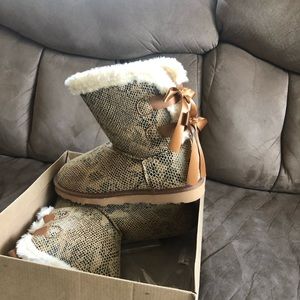 Brand new Uggs boots size 8